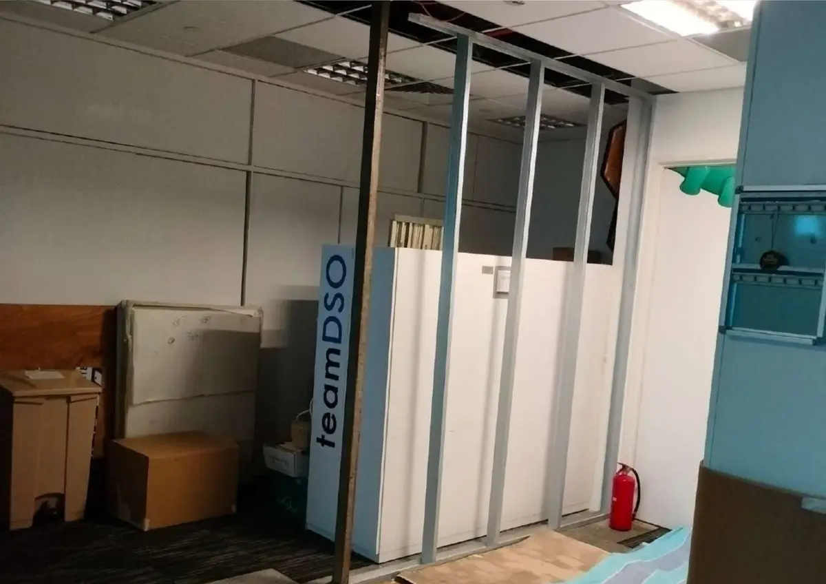 Office partitions during reinstatement